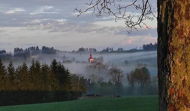 ceske-petrovice-kostel-podzim ceske-petrovice-kostel-podzim