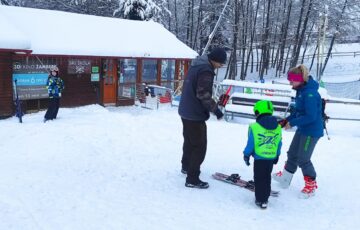 Chcete dát svým dětem ty nejlepší základy lyžování nebo snowboardingu? Lyžařská škola České Petrovice je ta nejlepší volba.